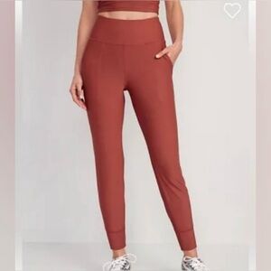 Old Navy High-Waist Rust Leggings with Pockets
